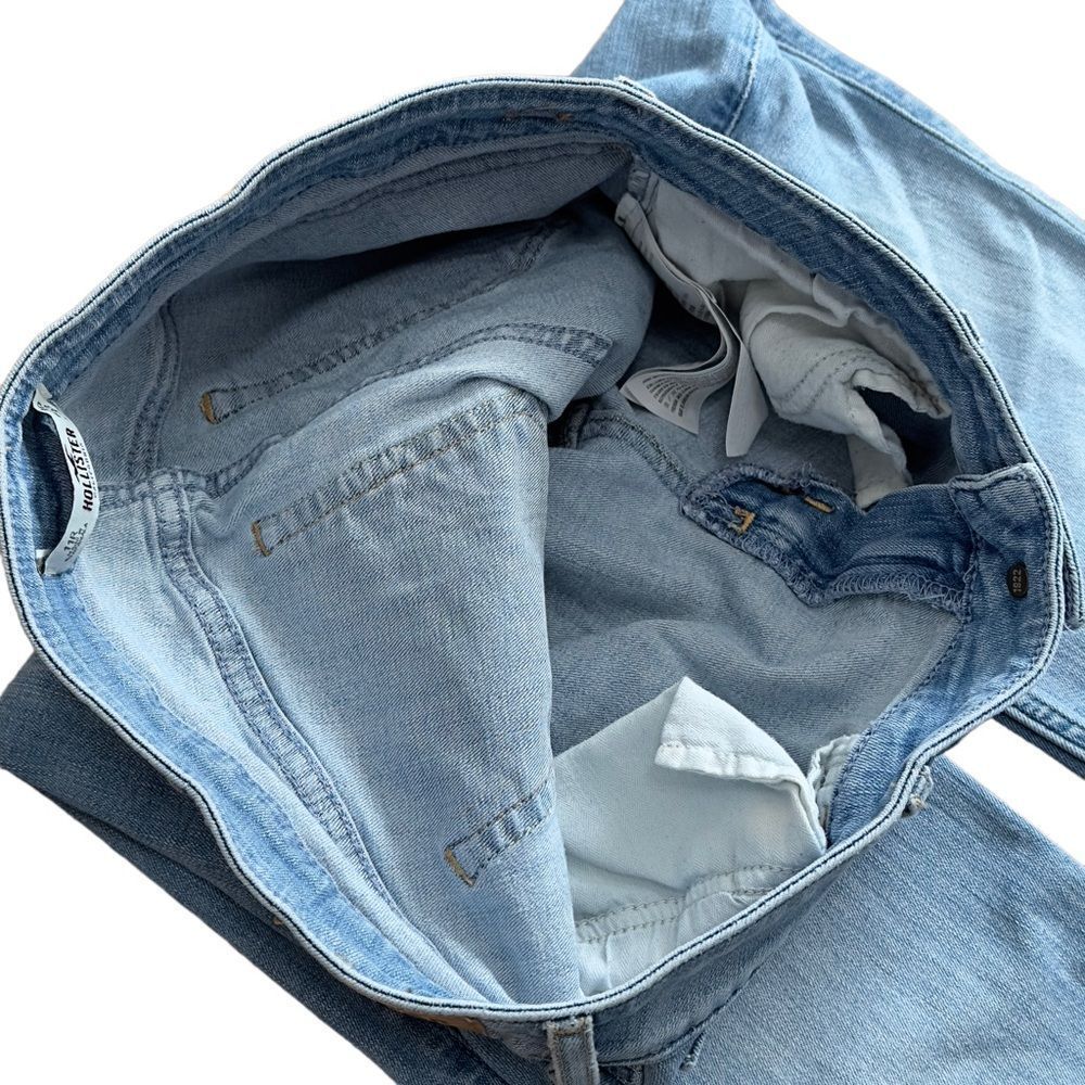 HOLLISTER Light Wash Straight Jeans Size W30 L33 - Picture 3 of 14